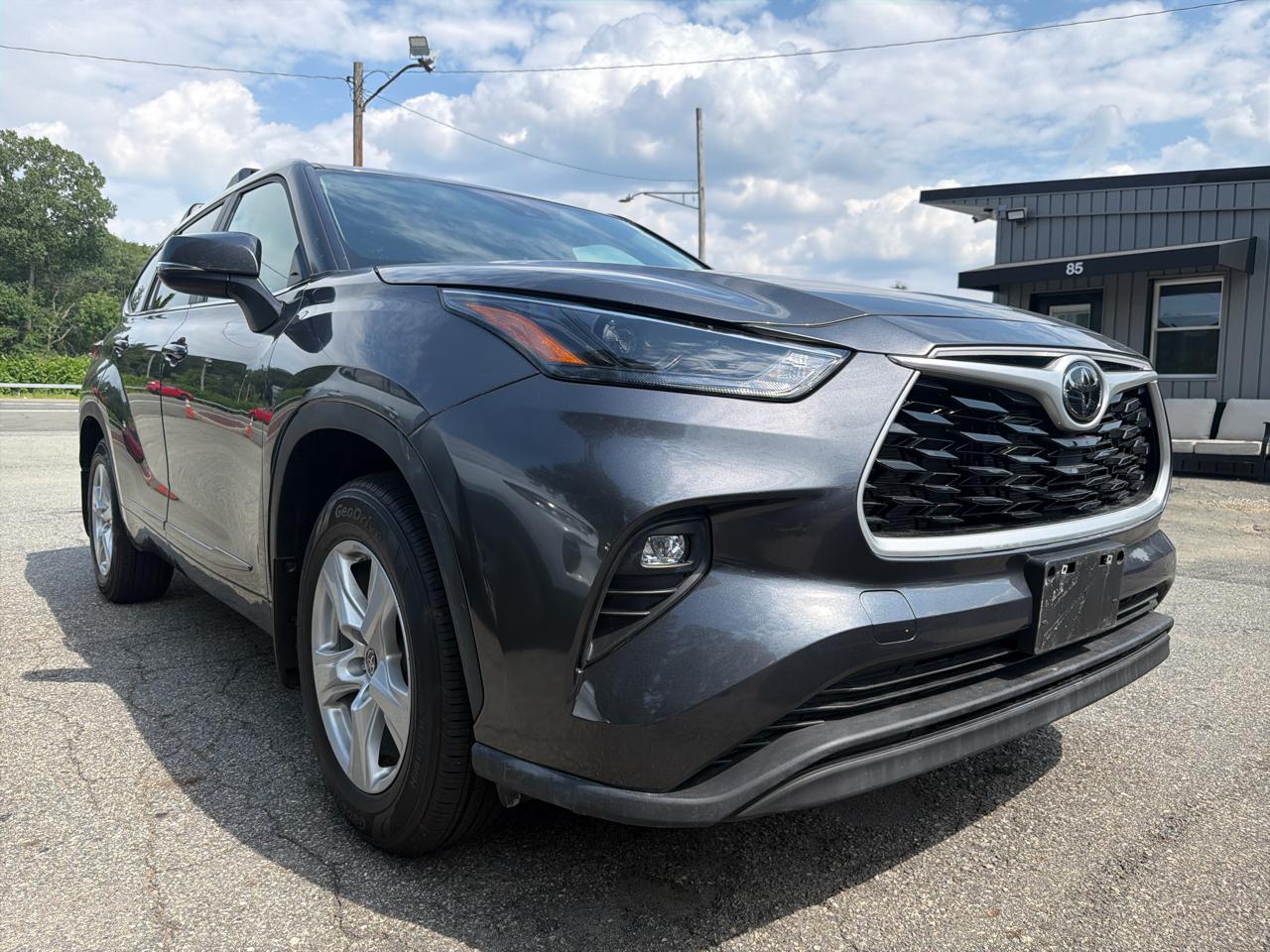 Toyota Highlander LE AWD (Natl) 2023