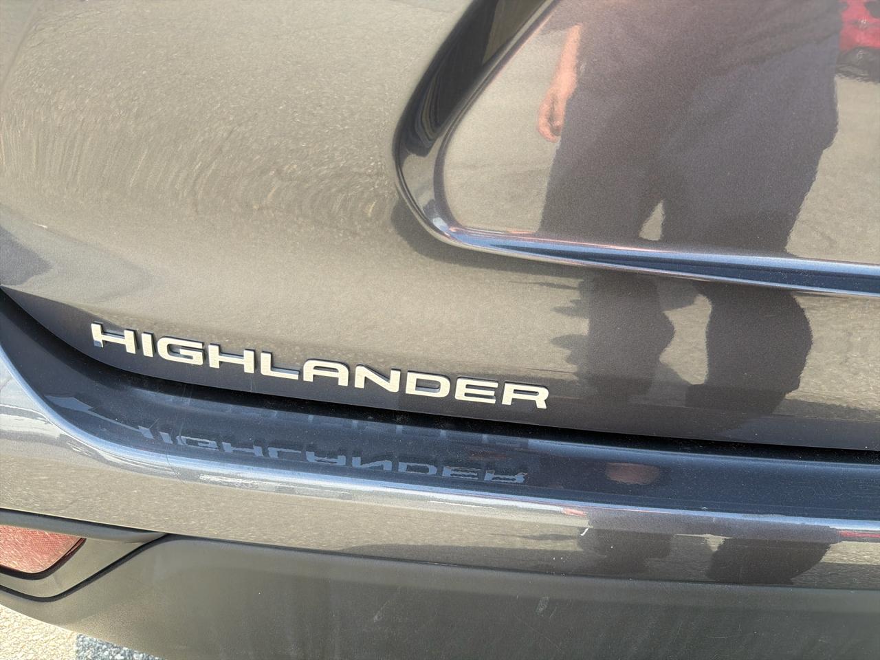 Toyota Highlander LE AWD (Natl) 2023