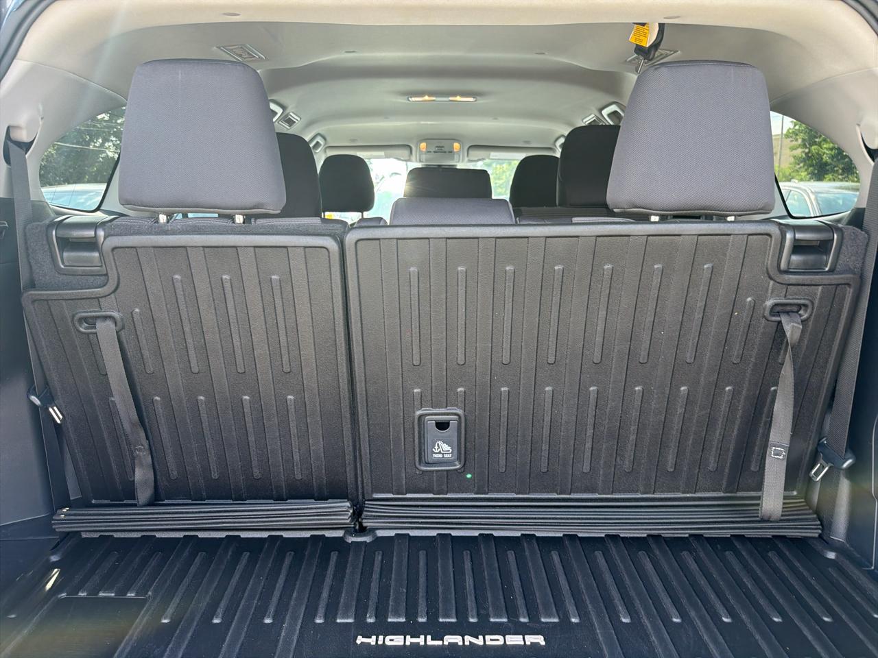 Toyota Highlander LE AWD (Natl) 2023