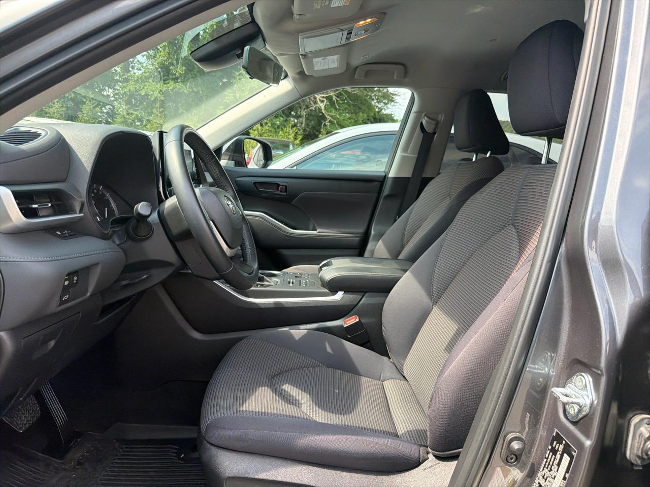 Toyota Highlander LE AWD (Natl) 2023