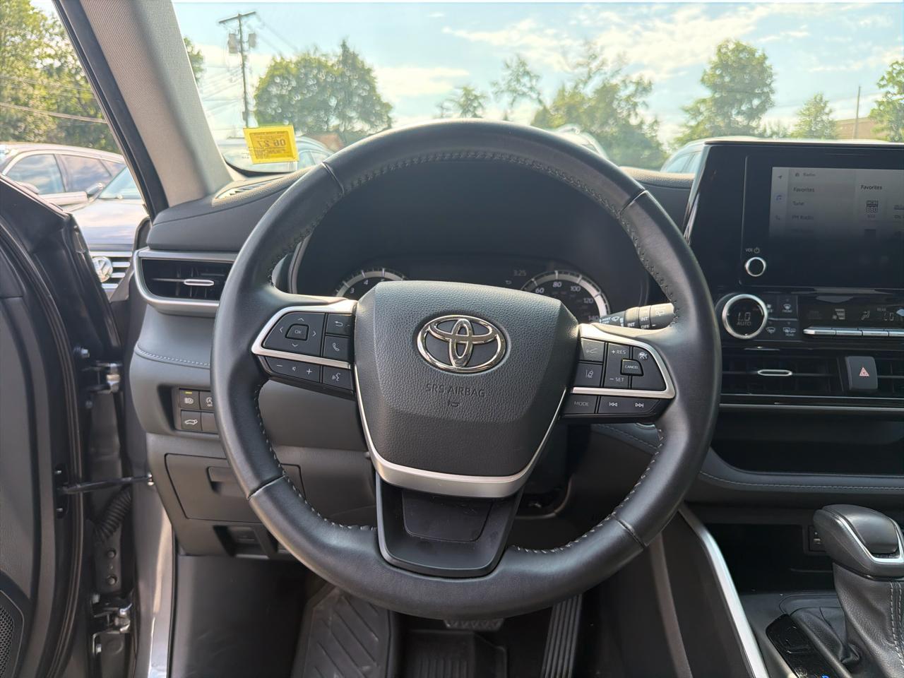 Toyota Highlander LE AWD (Natl) 2023