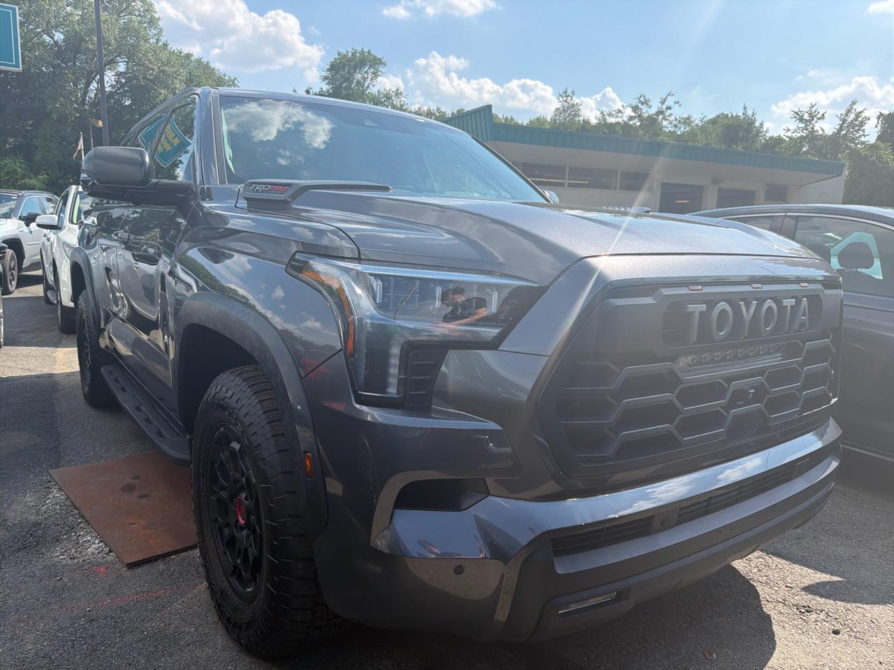 Toyota Sequoia Capstone 4WD (Natl) 2023
