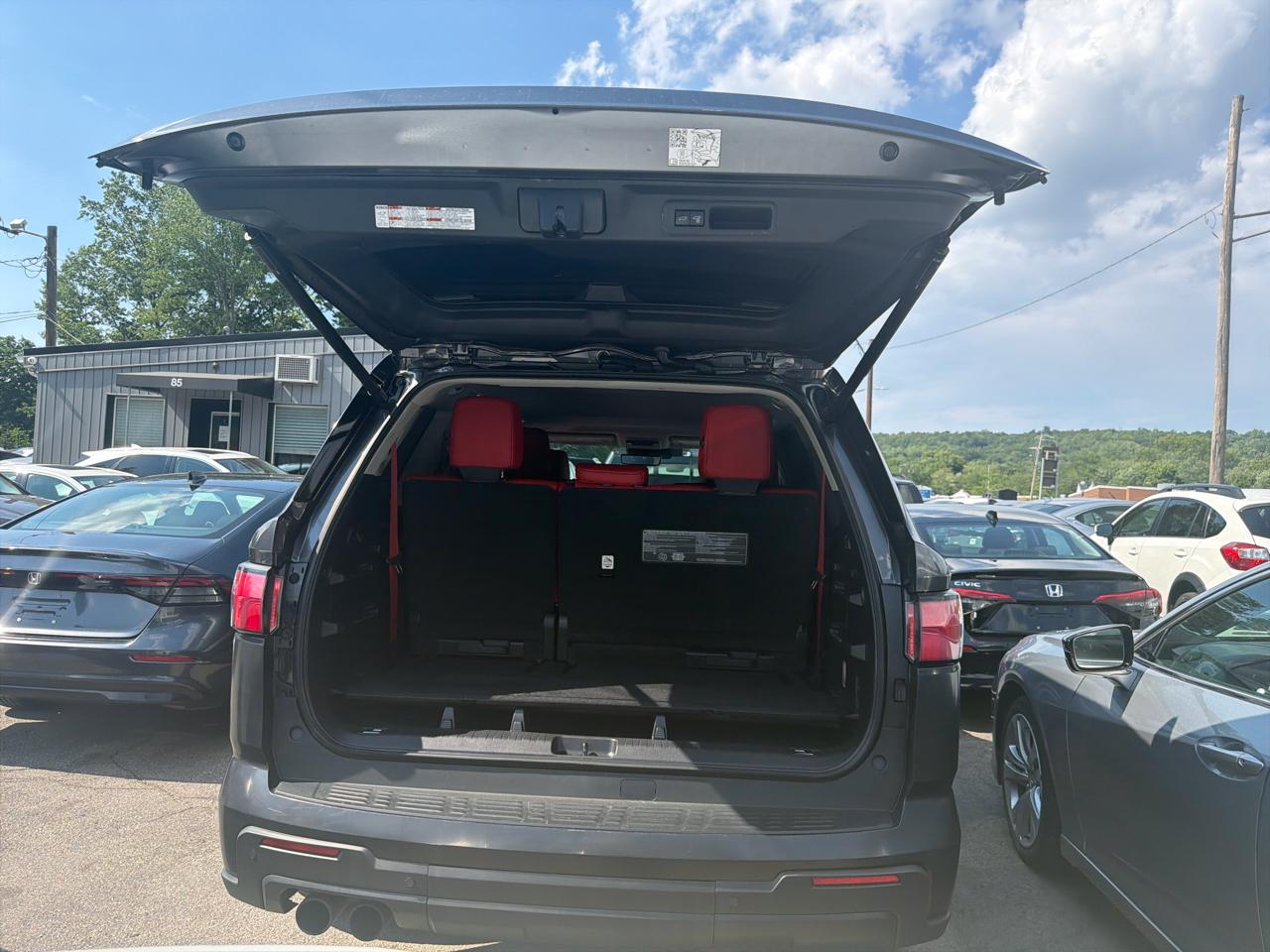 Toyota Sequoia Capstone 4WD (Natl) 2023