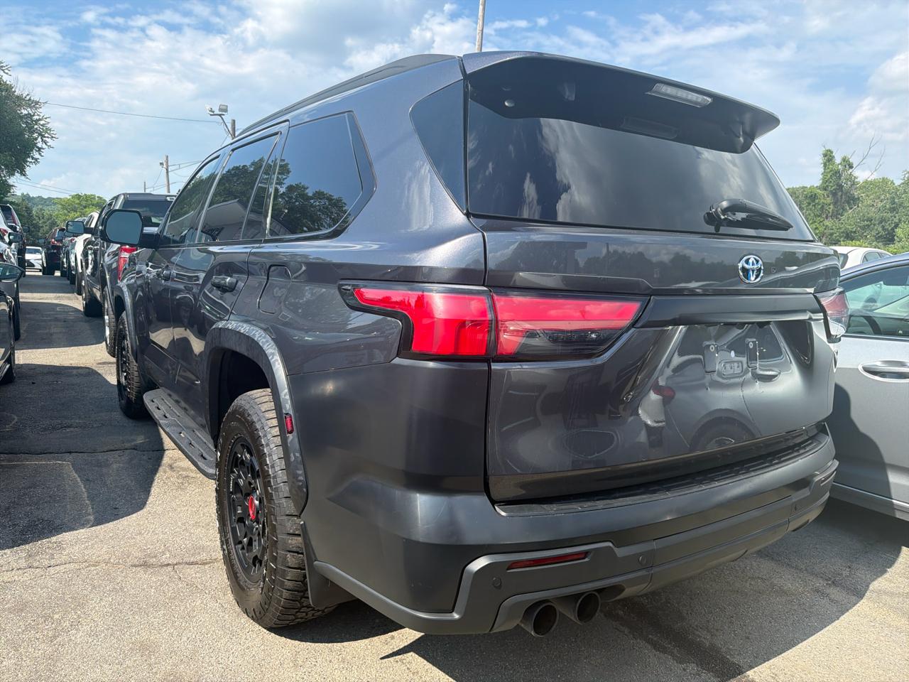 Toyota Sequoia Capstone 4WD (Natl) 2023