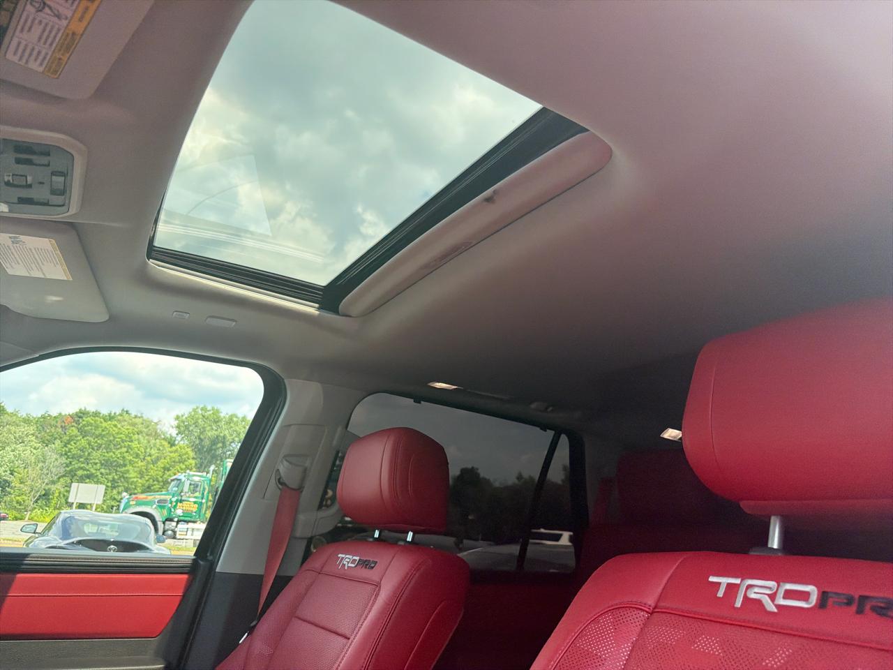 Toyota Sequoia Capstone 4WD (Natl) 2023