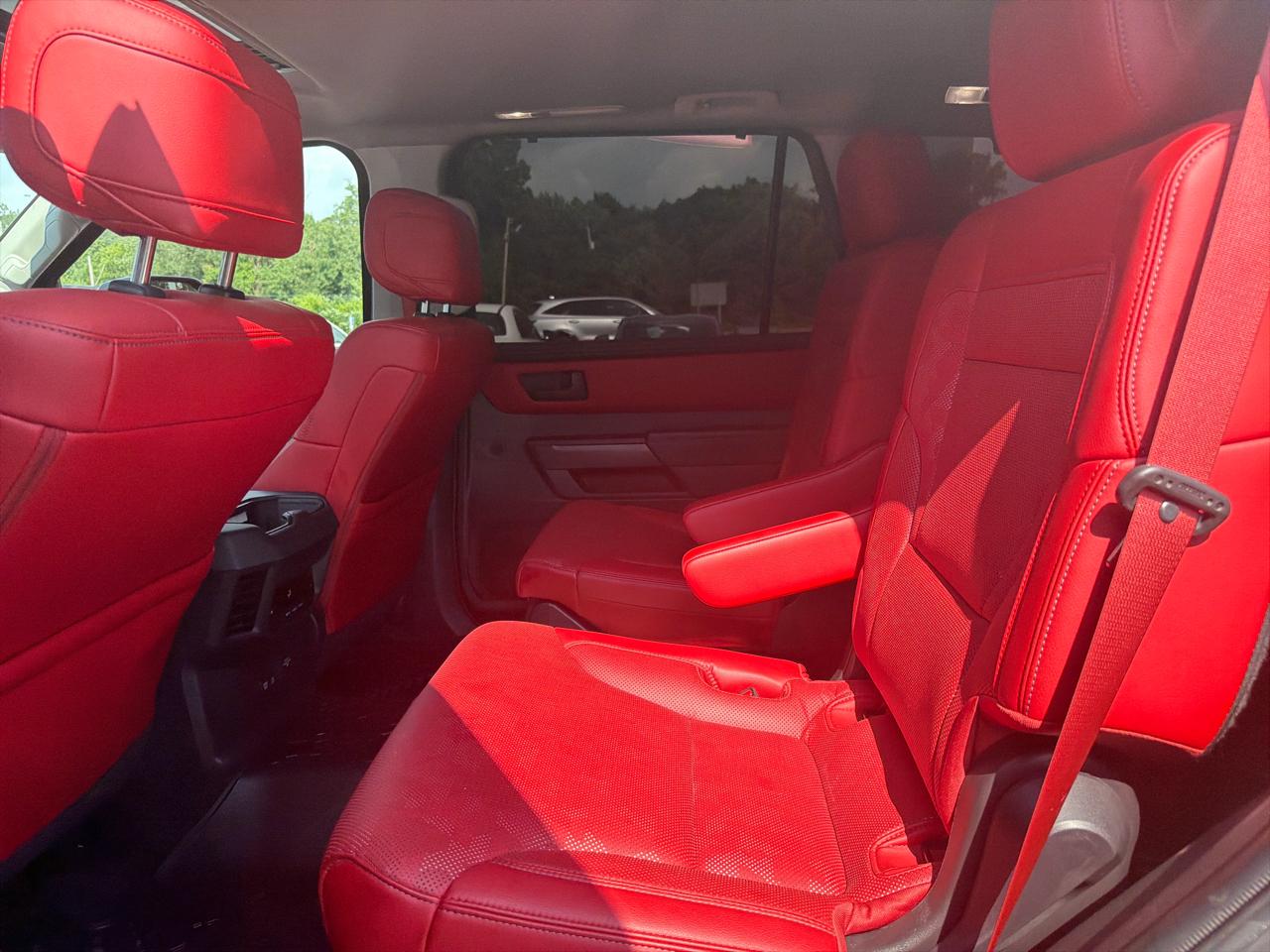 Toyota Sequoia Capstone 4WD (Natl) 2023