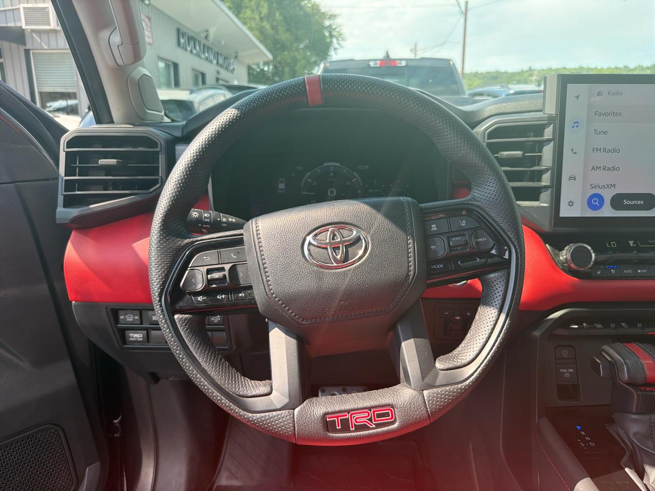 Toyota Sequoia Capstone 4WD (Natl) 2023