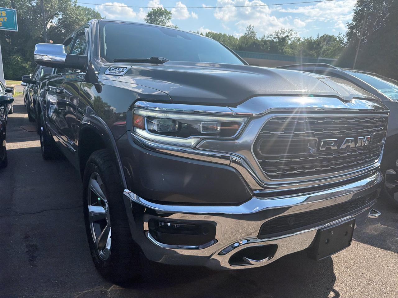 RAM 1500 Limited 4x4 Crew Cab 5'7" Box 2019