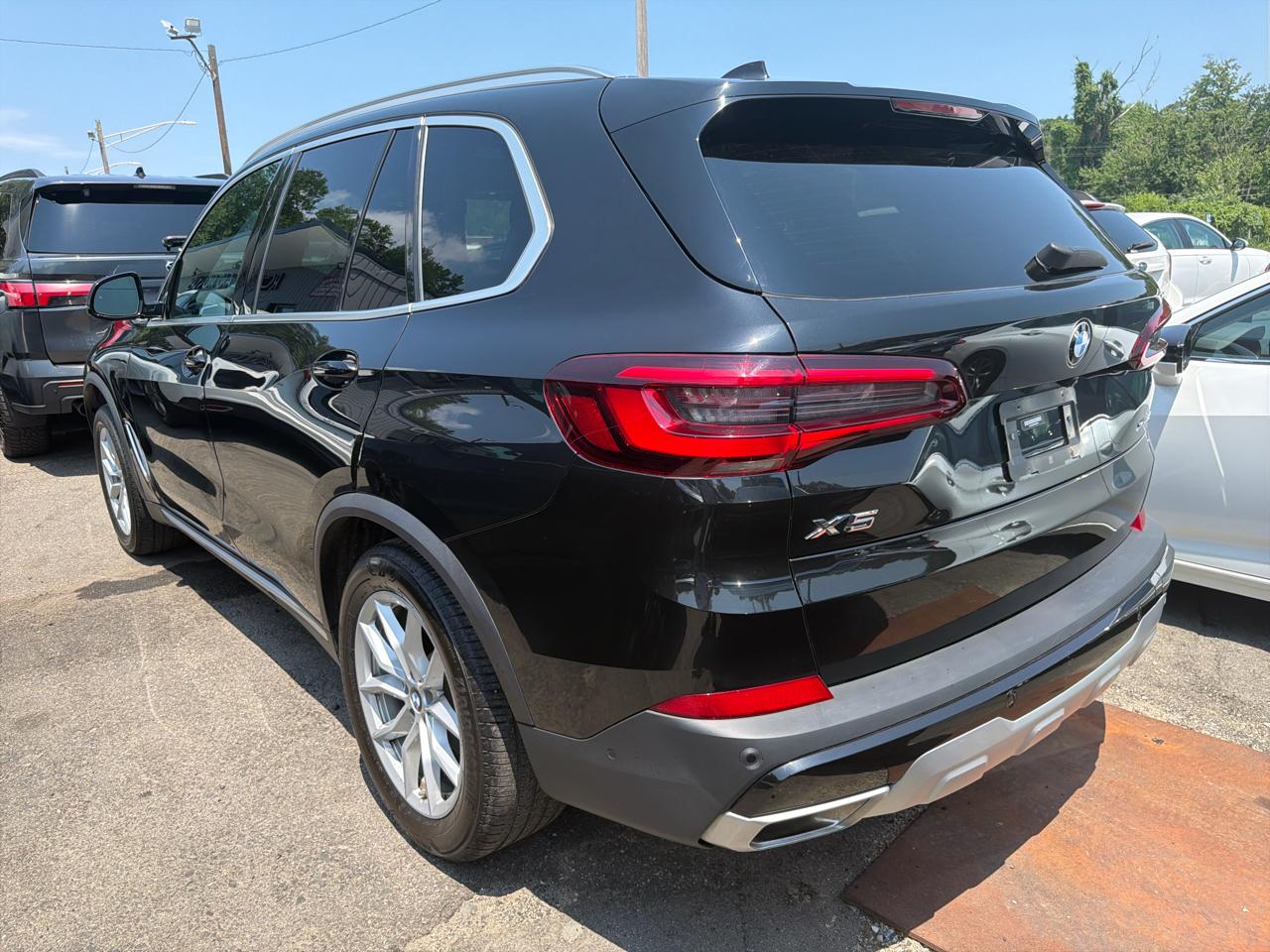 BMW X5 xDrive40i Sports Activity Vehicle 2023