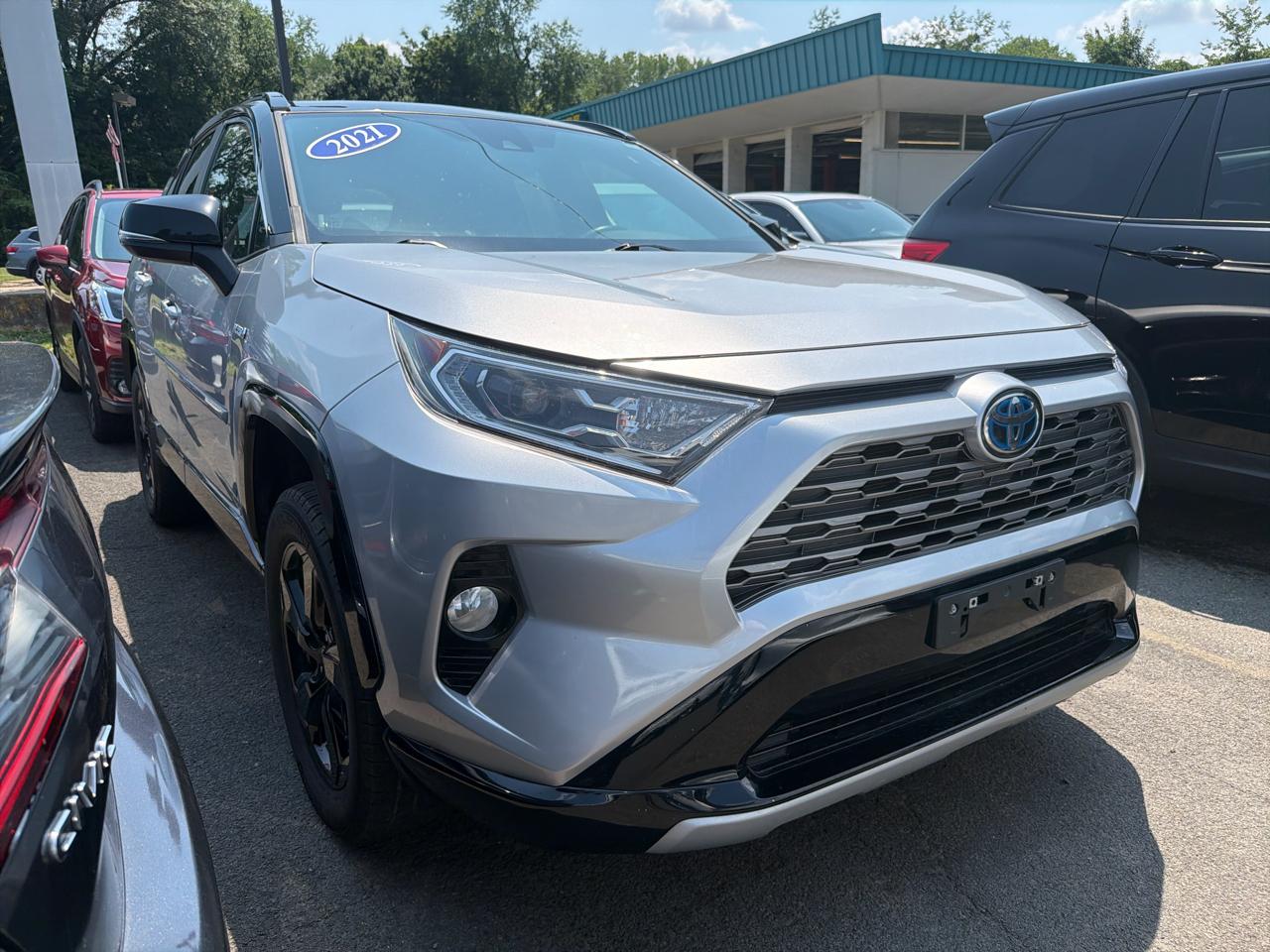 Toyota RAV4 Hybrid XSE AWD (Natl) 2021