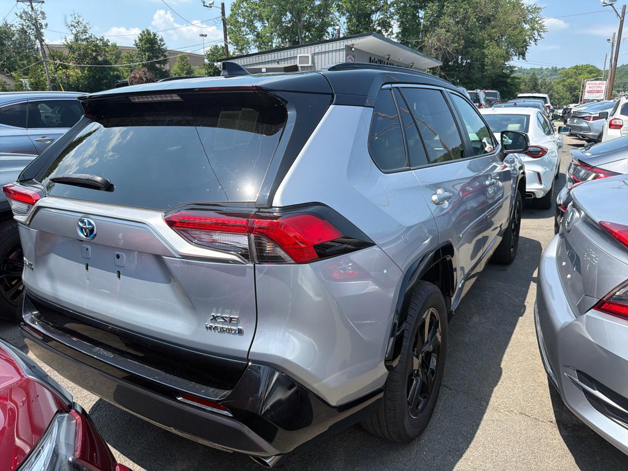 Toyota RAV4 Hybrid XSE AWD (Natl) 2021