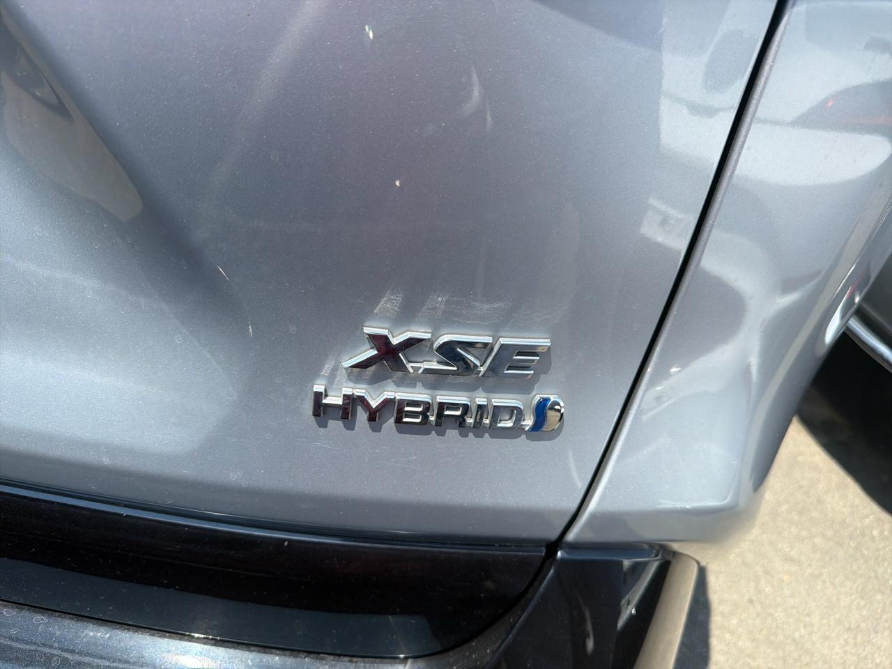 Toyota RAV4 Hybrid XSE AWD (Natl) 2021