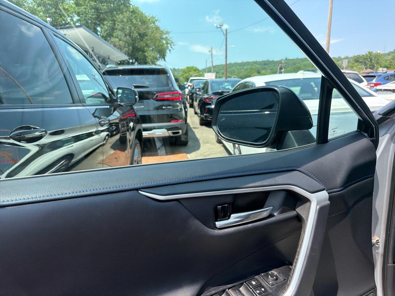 Toyota RAV4 Hybrid XSE AWD (Natl) 2021