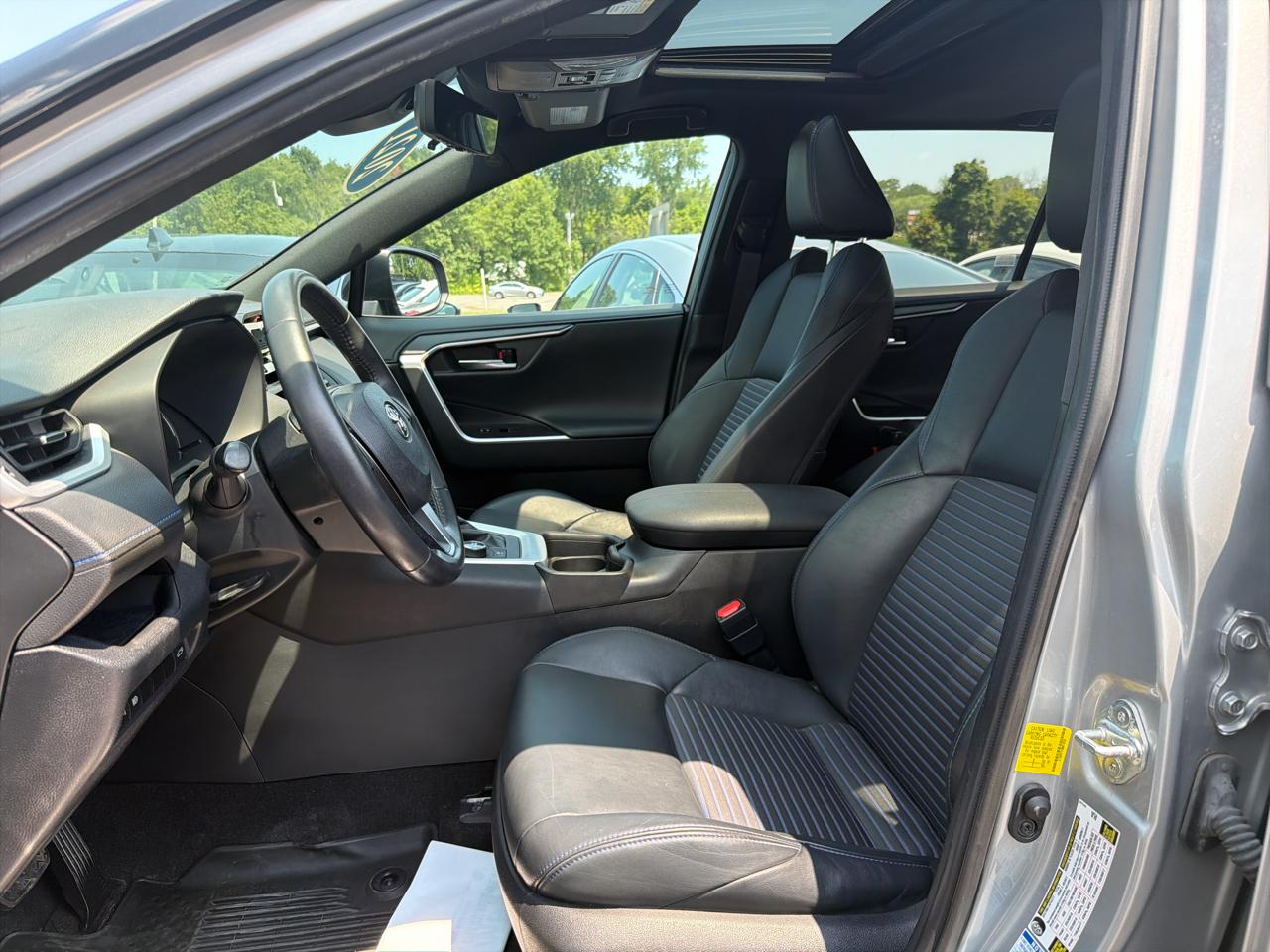 Toyota RAV4 Hybrid XSE AWD (Natl) 2021