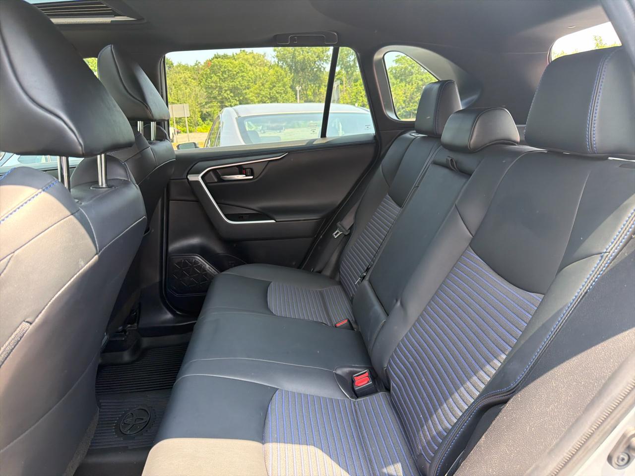 Toyota RAV4 Hybrid XSE AWD (Natl) 2021