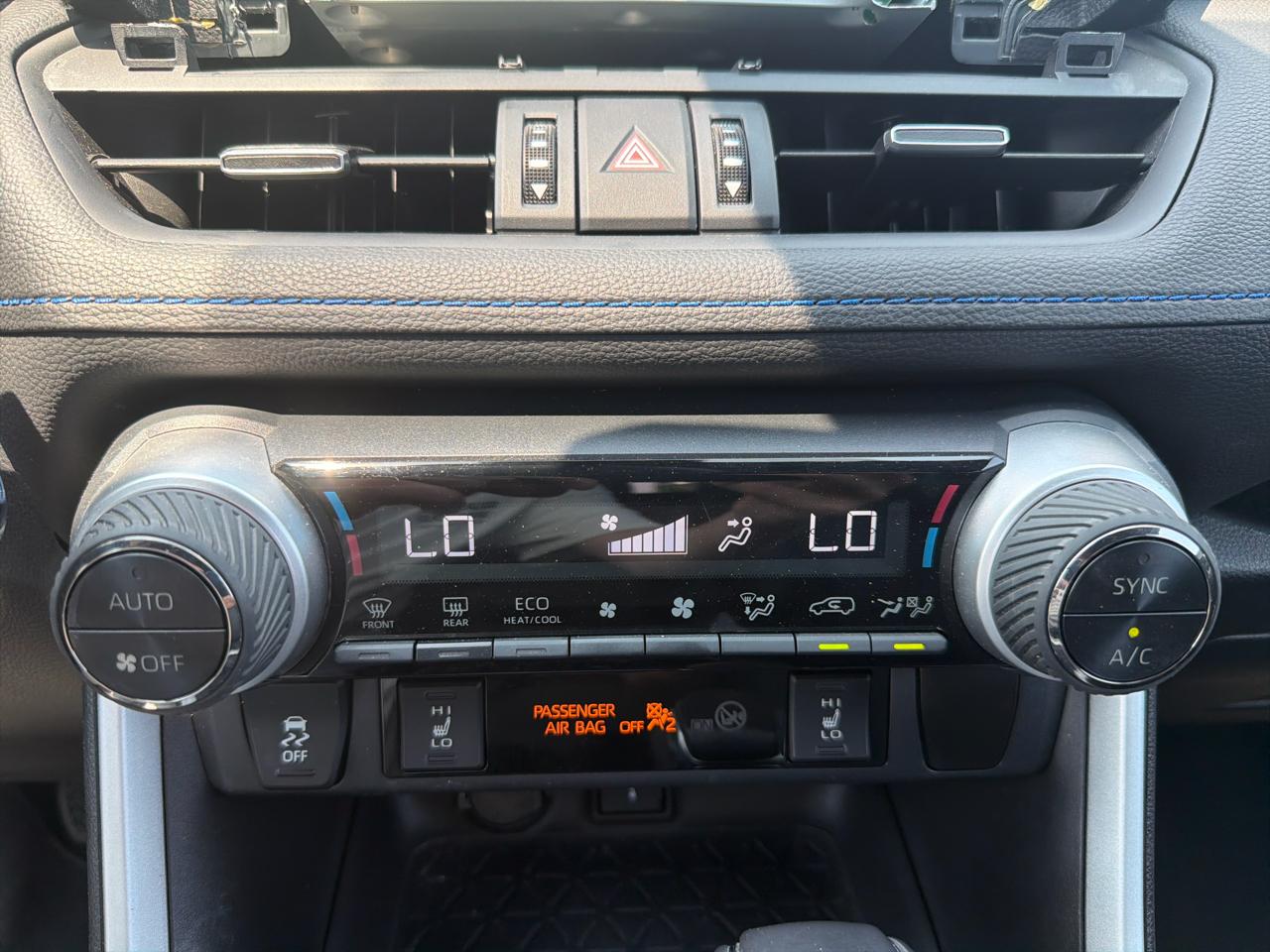 Toyota RAV4 Hybrid XSE AWD (Natl) 2021