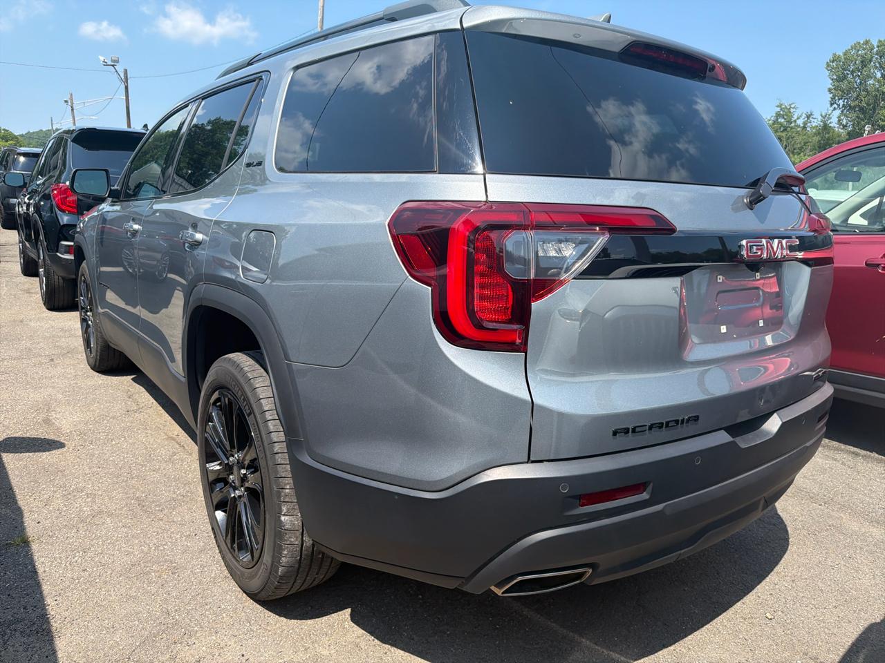 GMC Acadia AWD 4dr SLE 2023