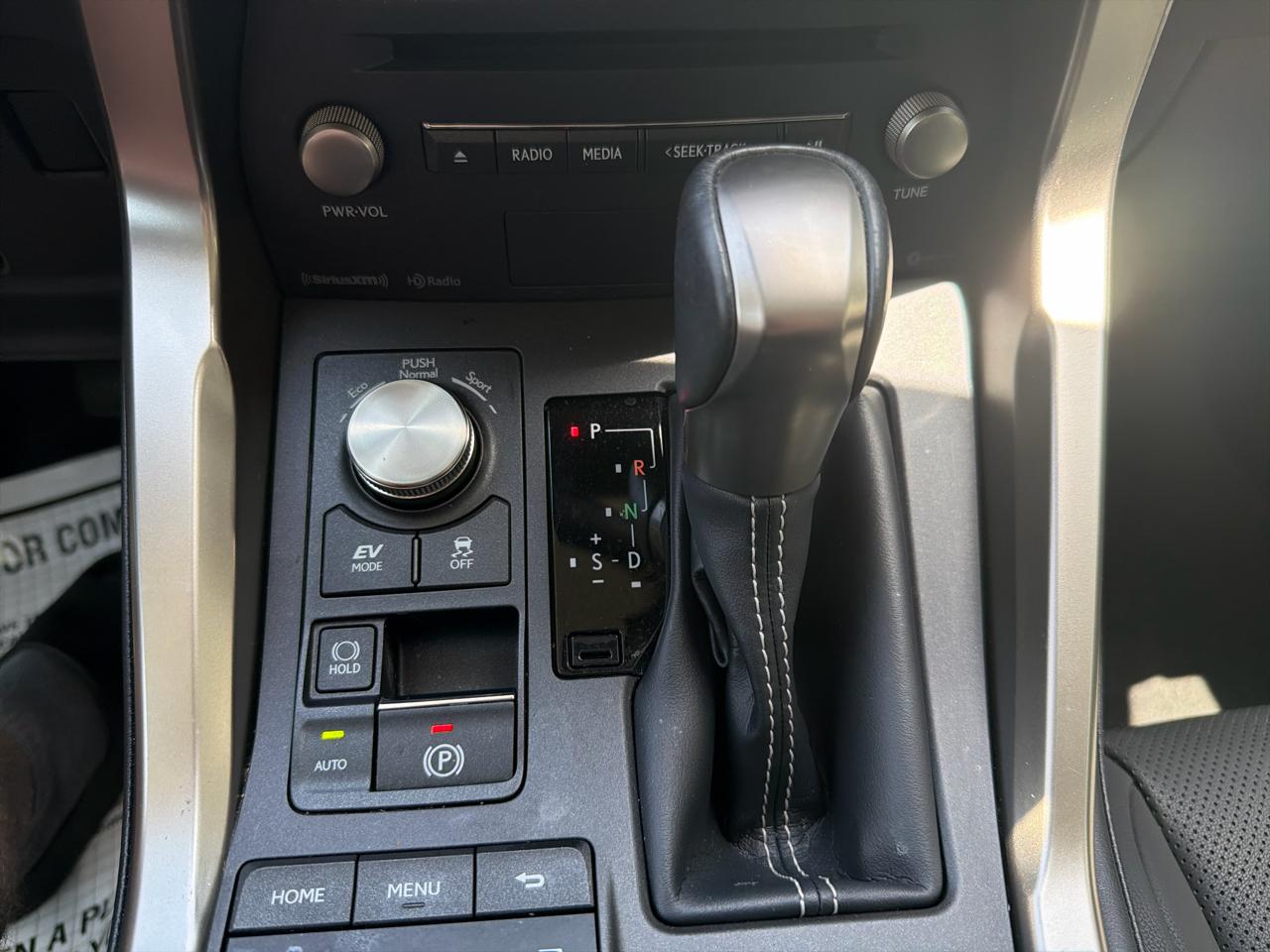 Lexus NX NX 300h AWD 2021