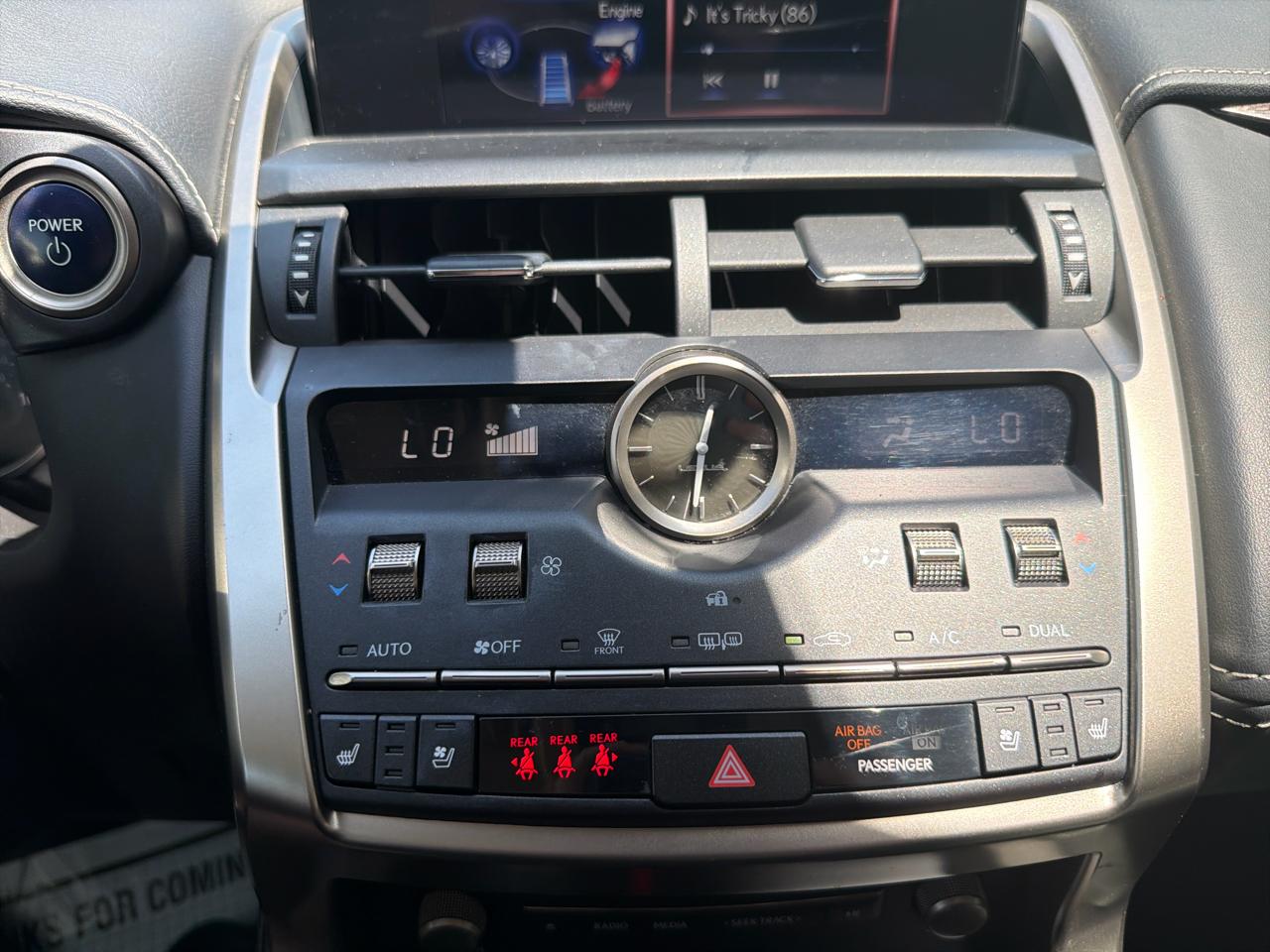 Lexus NX NX 300h AWD 2021