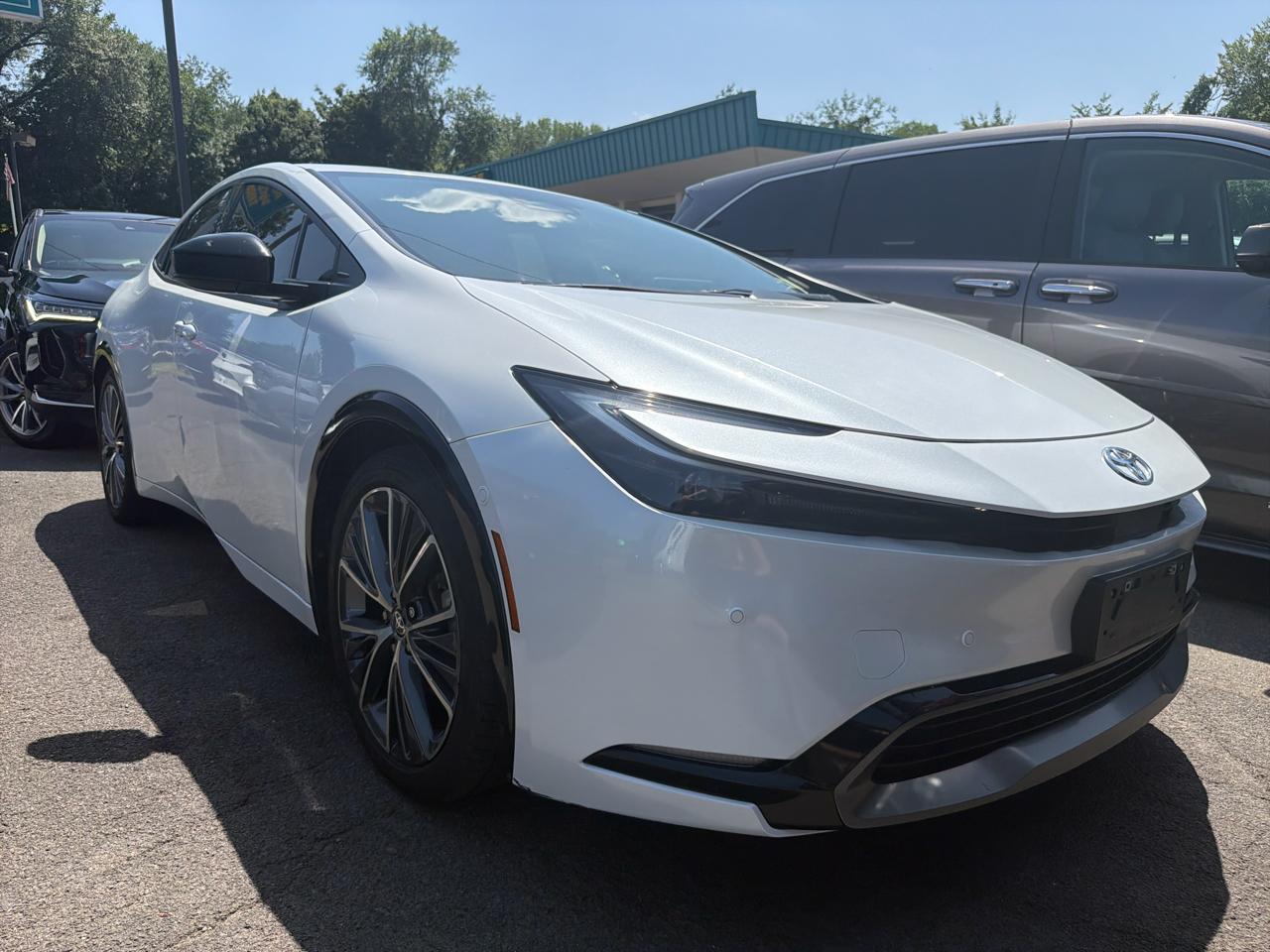 Toyota Prius Limited AWD (Natl) 2023