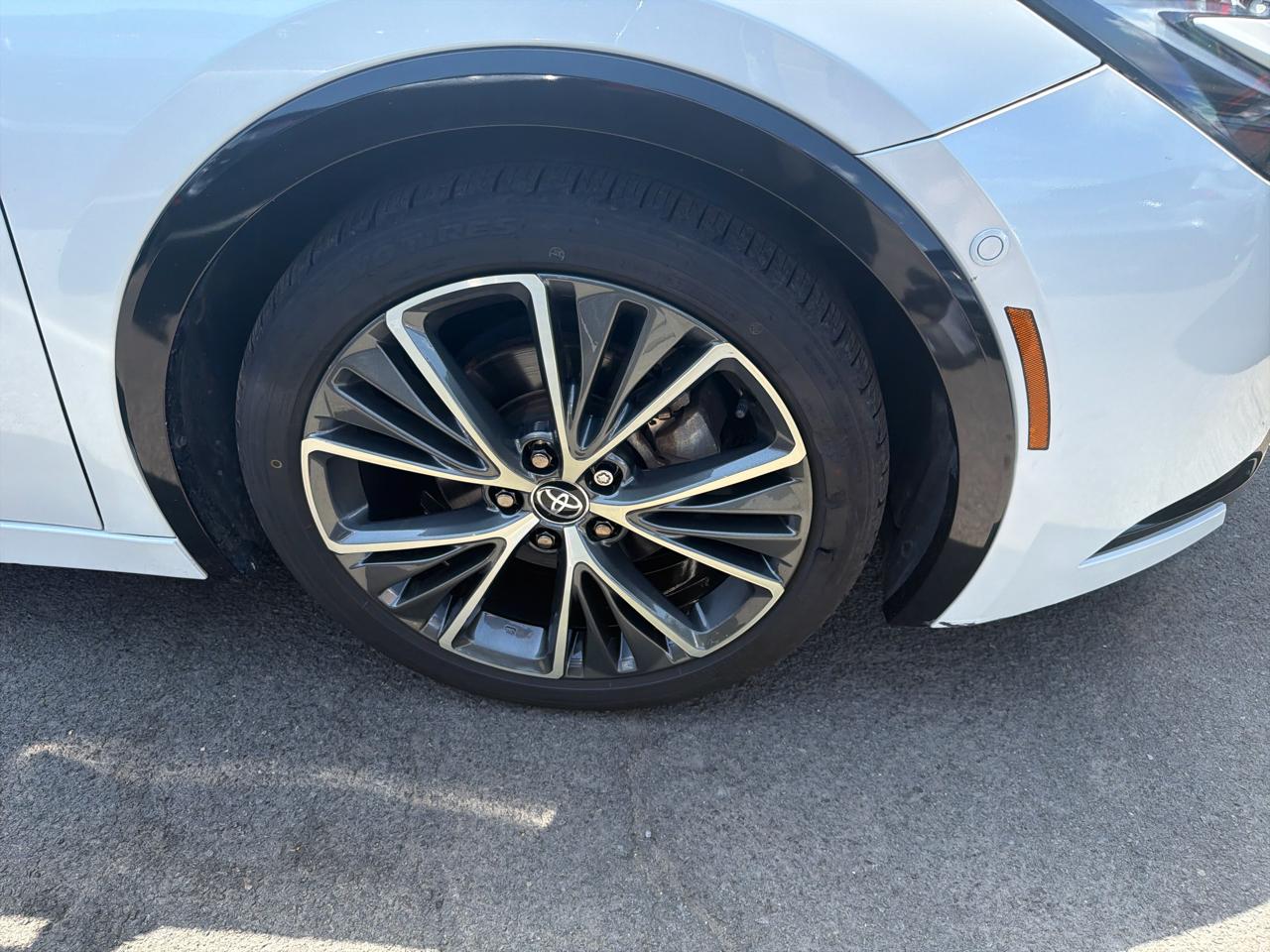 Toyota Prius Limited AWD (Natl) 2023