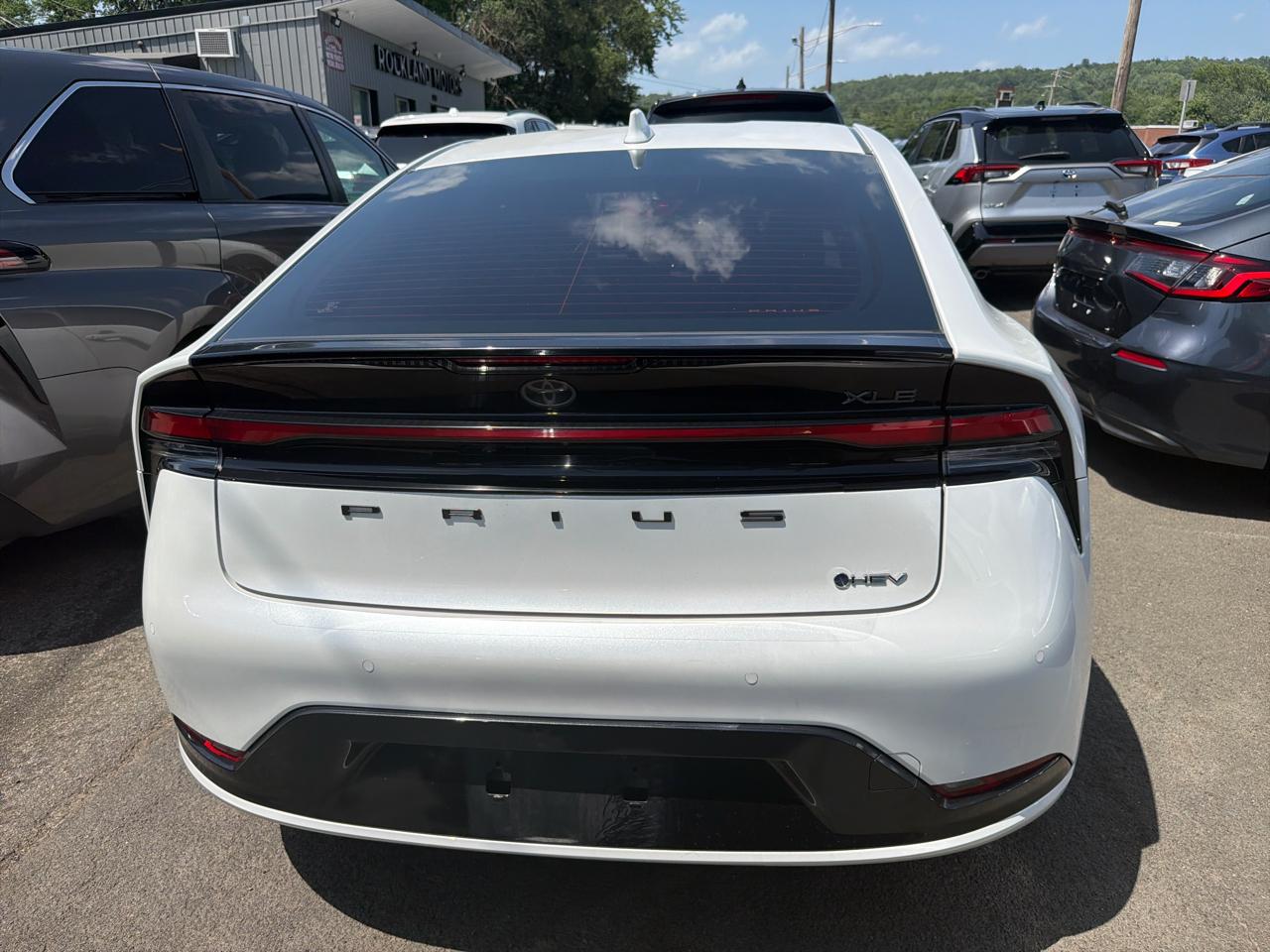 Toyota Prius Limited AWD (Natl) 2023