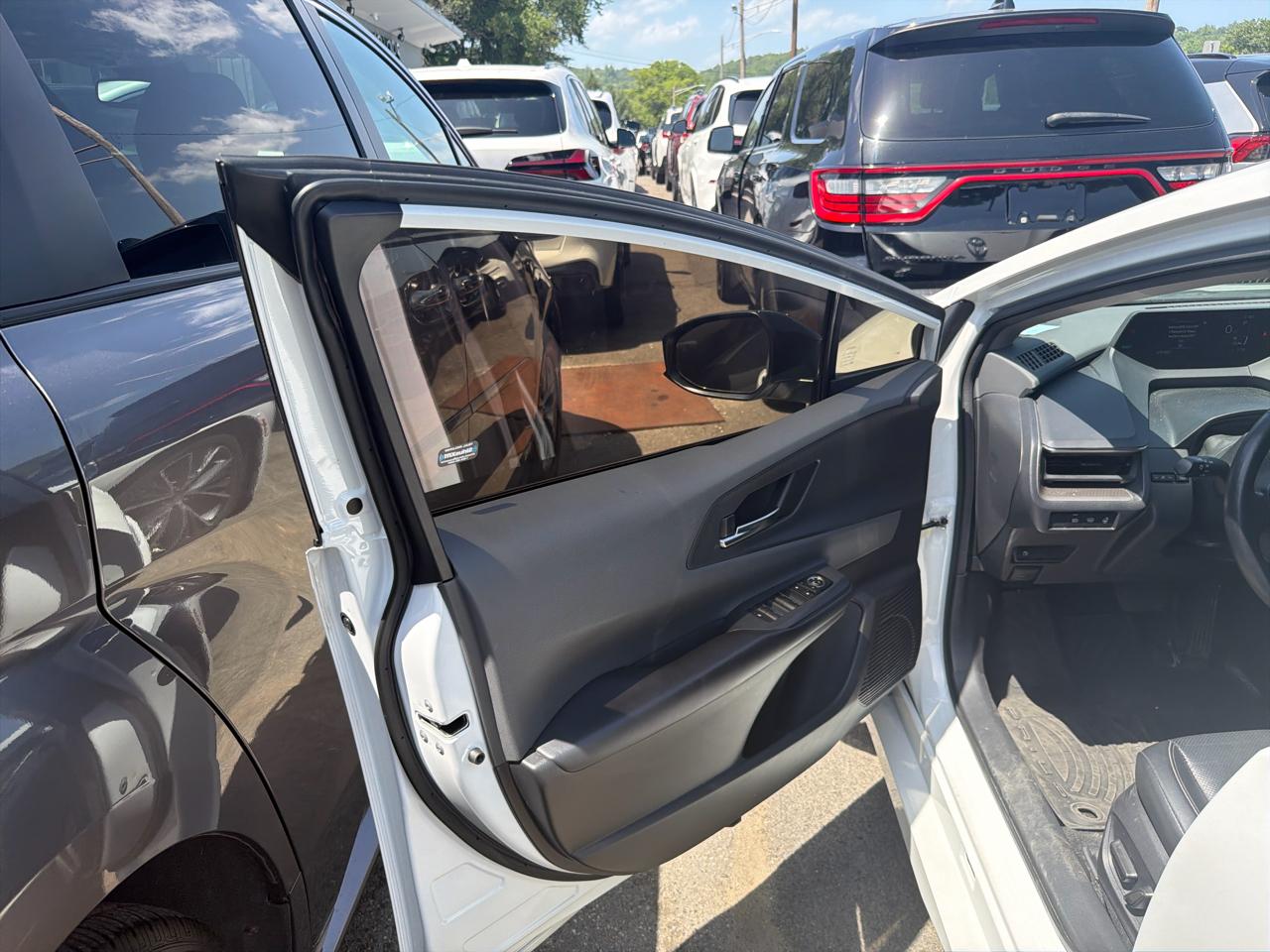Toyota Prius Limited AWD (Natl) 2023