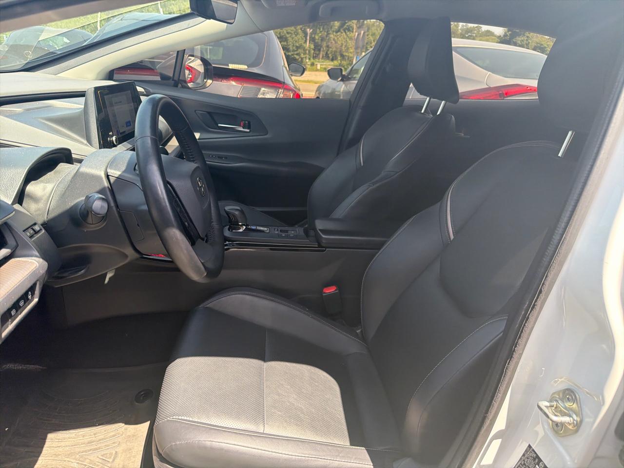 Toyota Prius Limited AWD (Natl) 2023