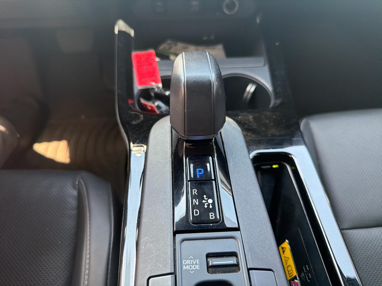 Toyota Prius Limited AWD (Natl) 2023