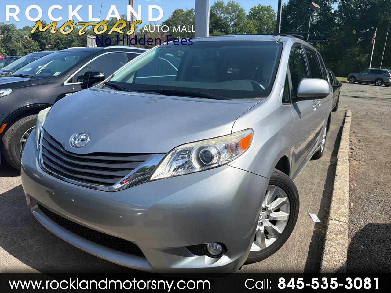 Toyota Sienna 5dr 7-Pass Van V6 XLE AWD (Natl) 2012
