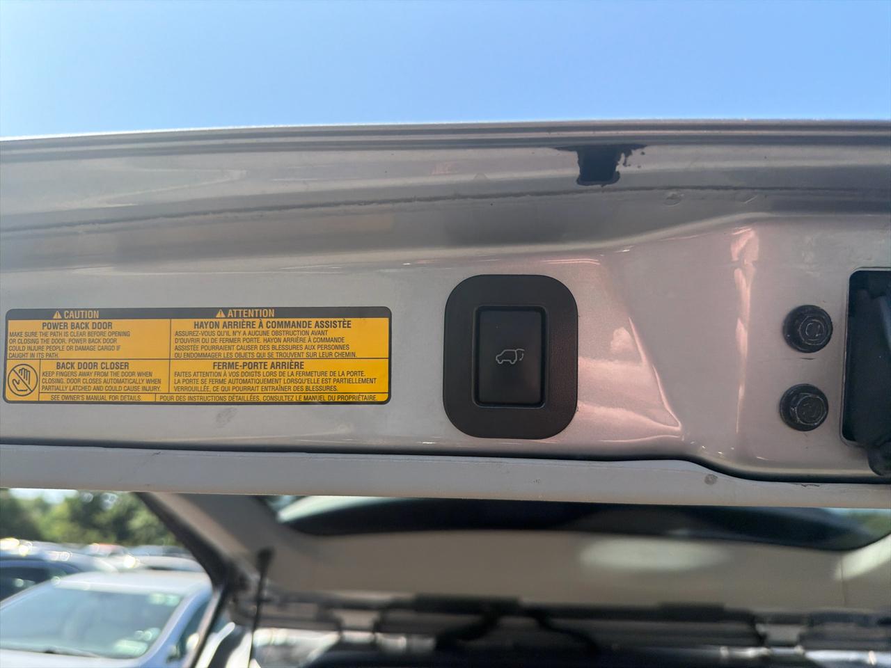 Toyota Sienna 5dr 7-Pass Van V6 XLE AWD (Natl) 2012