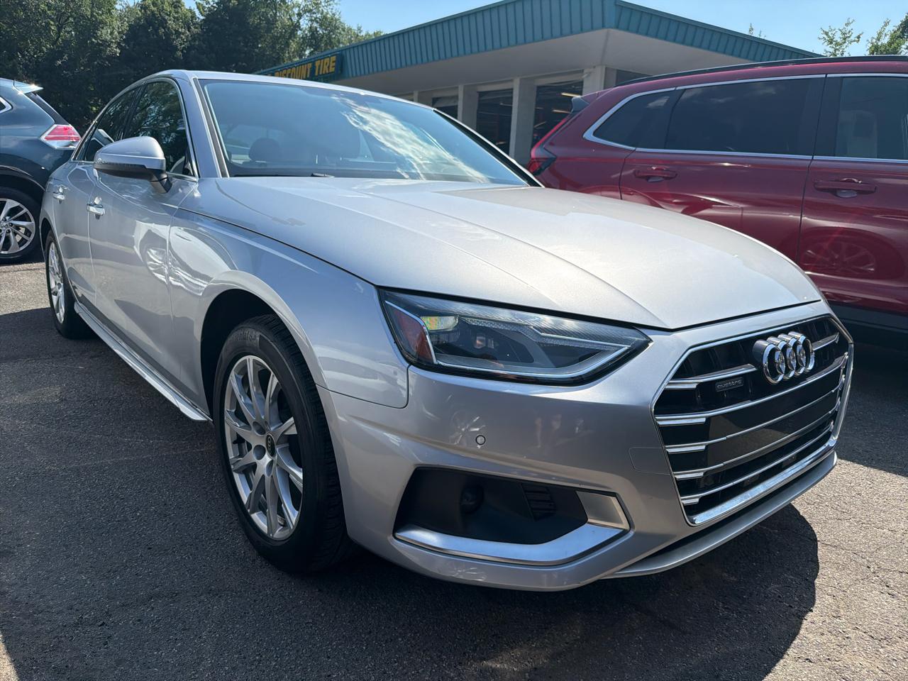 Audi A4 Sedan Premium 40 TFSI quattro 2022