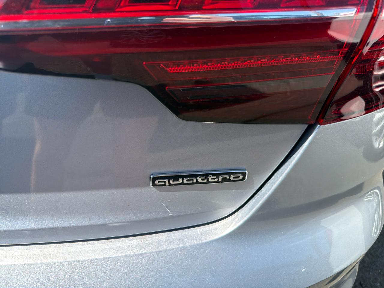 Audi A4 Sedan Premium 40 TFSI quattro 2022