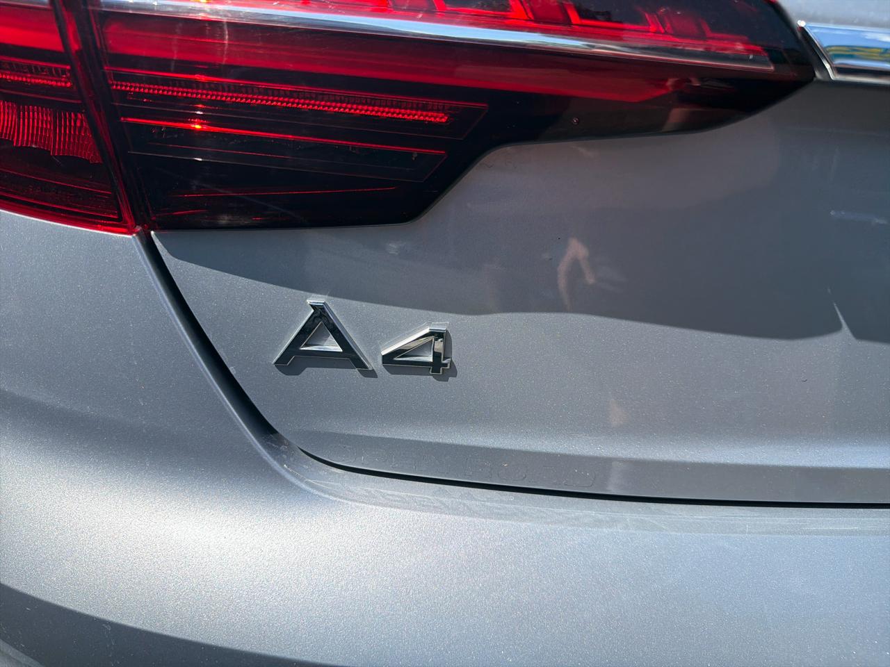Audi A4 Sedan Premium 40 TFSI quattro 2022