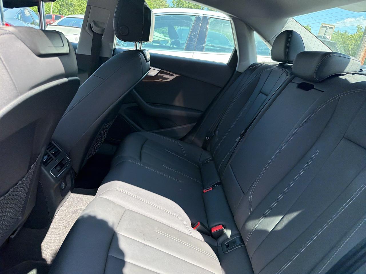 Audi A4 Sedan Premium 40 TFSI quattro 2022