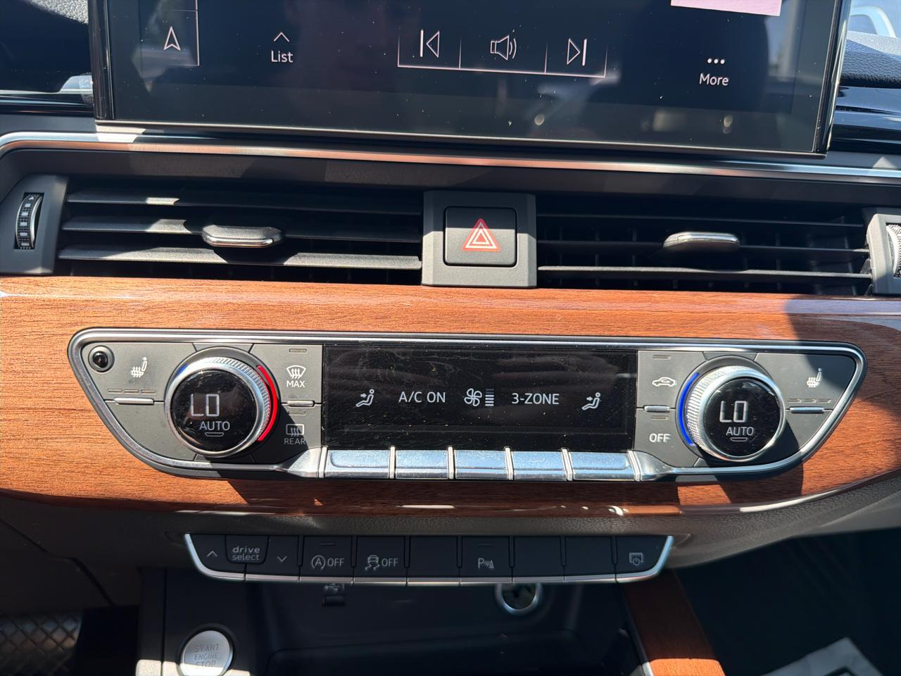 Audi A4 Sedan Premium 40 TFSI quattro 2022