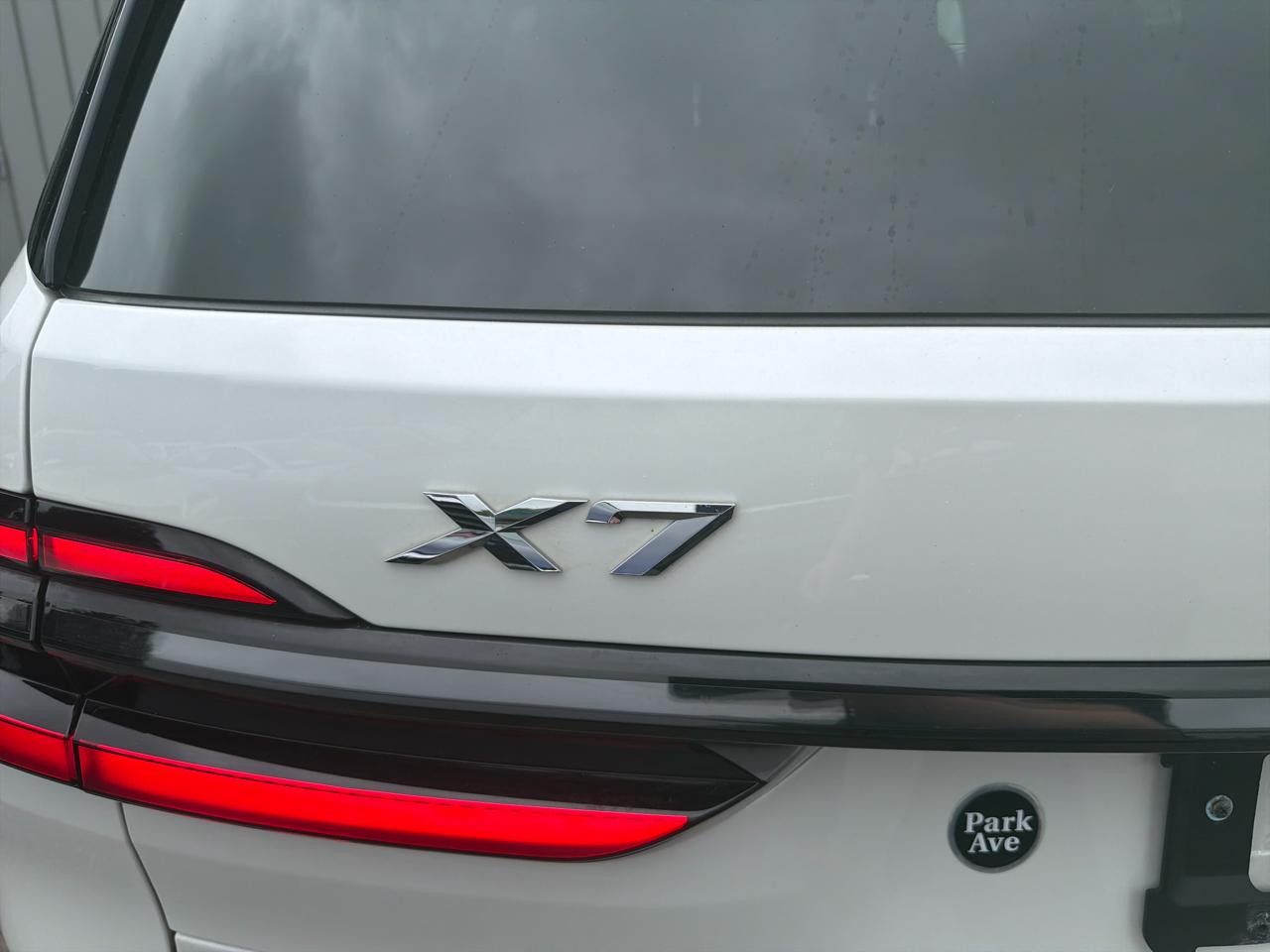 BMW X7  2024