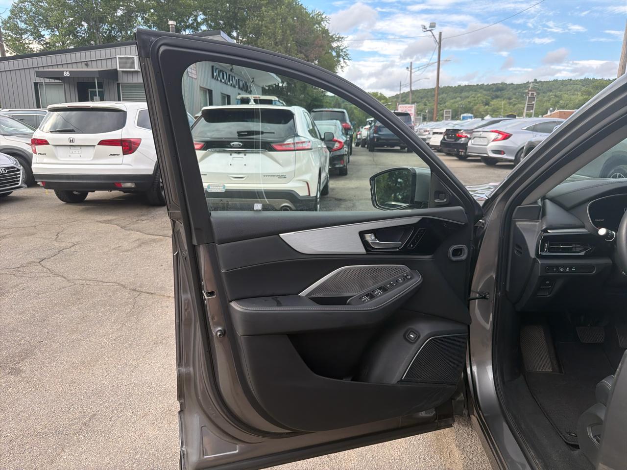 Acura MDX SH-AWD w/Technology Package 2023
