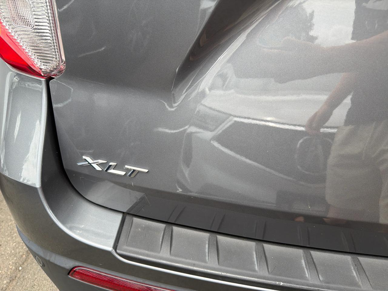 Ford Explorer XLT 2023
