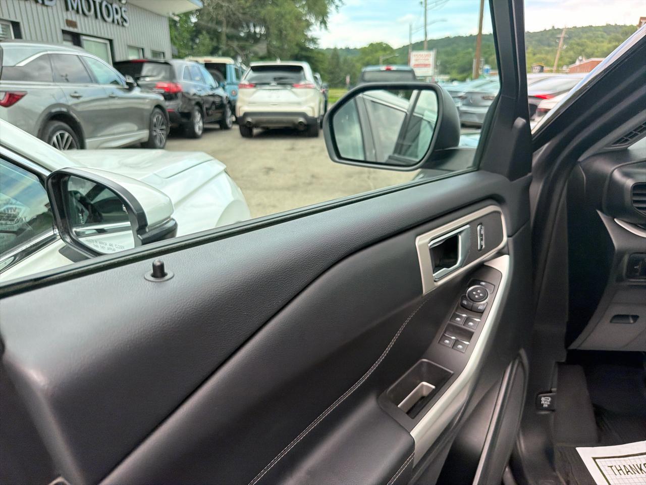Ford Explorer XLT 2023