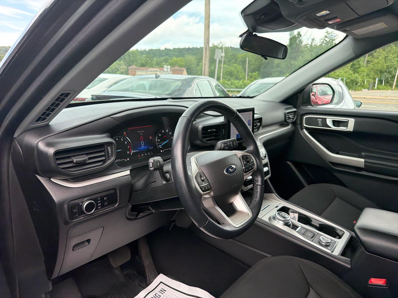 Ford Explorer XLT 2023