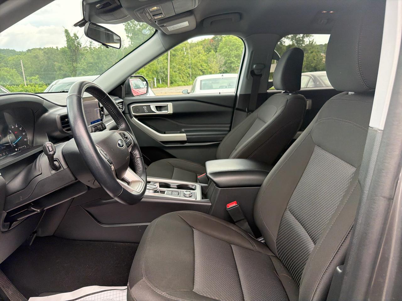 Ford Explorer XLT 2023
