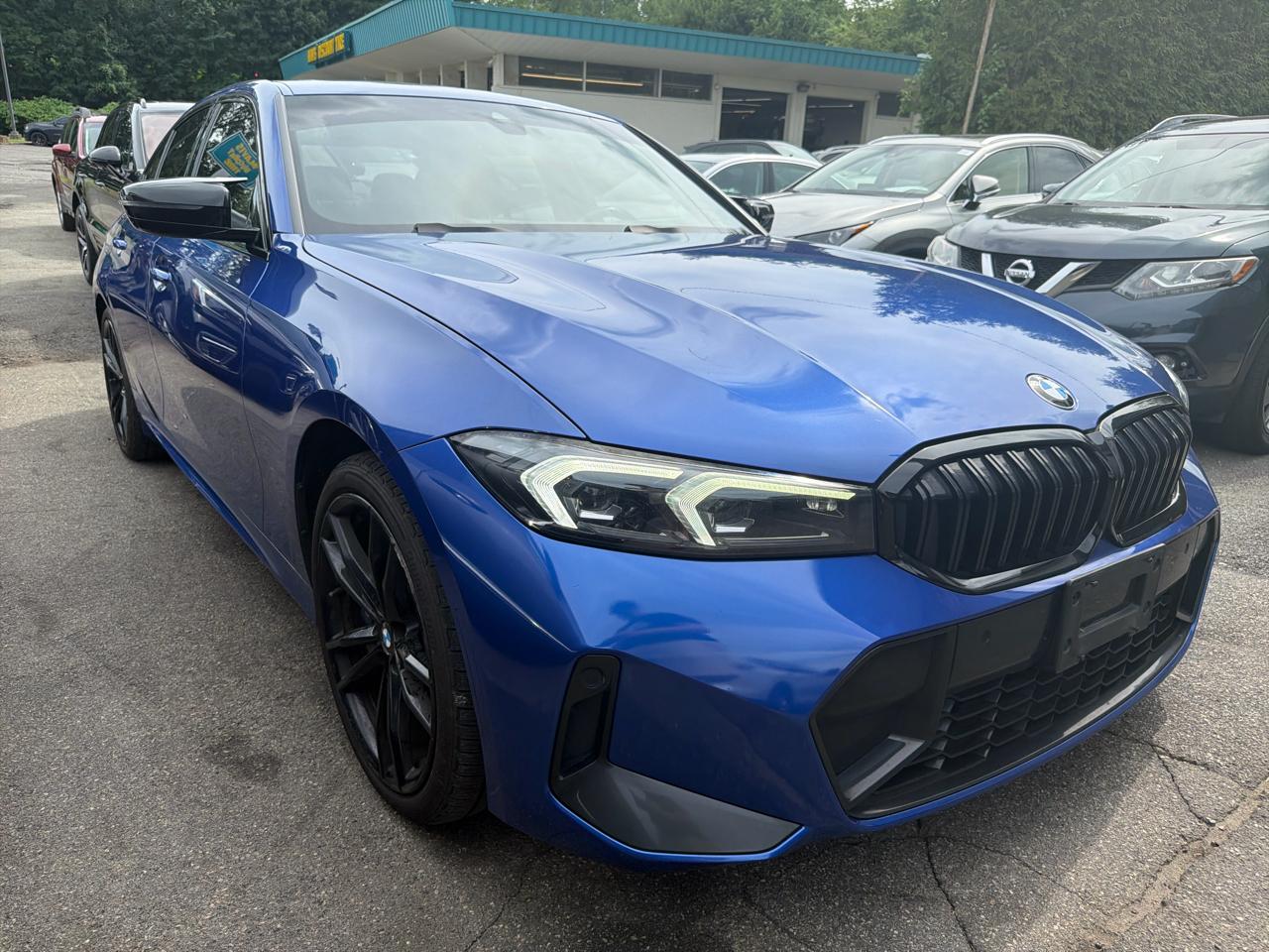 BMW 3 Series  2023