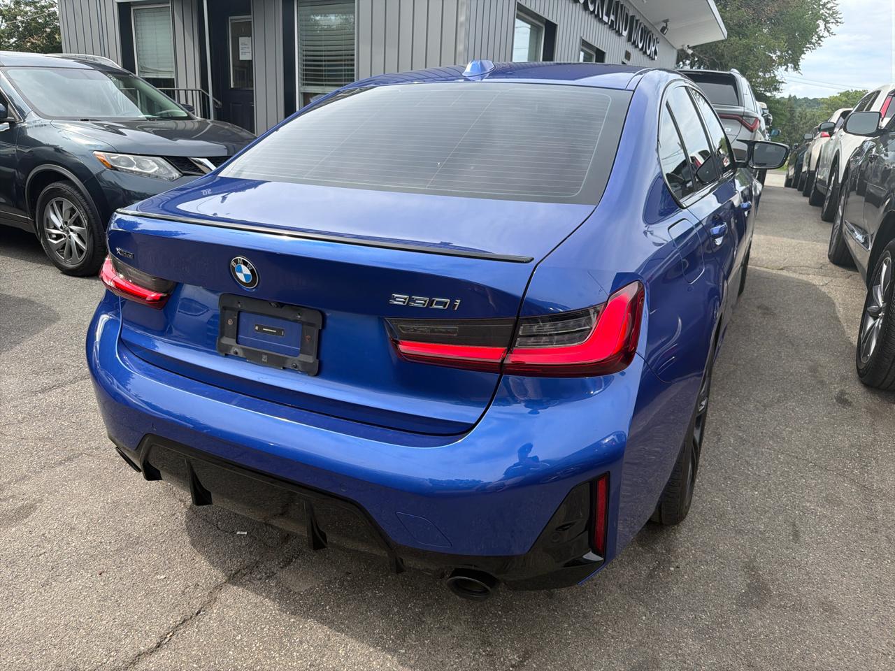 BMW 3 Series  2023