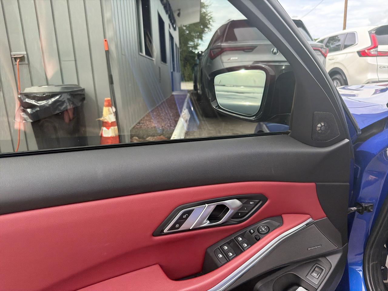 BMW 3 Series  2023