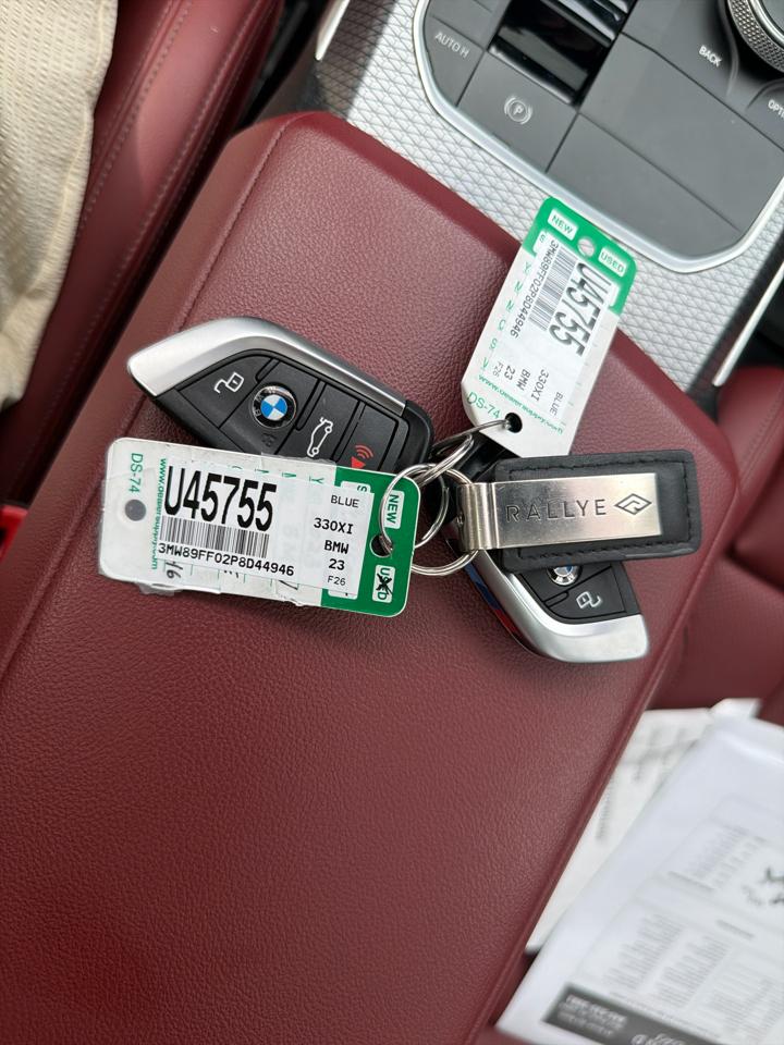 BMW 3 Series  2023