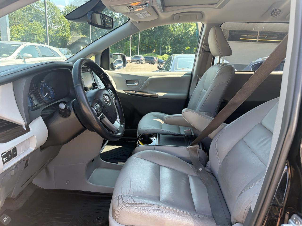 Toyota Sienna Limited Premium AWD 7-Passenger (Natl) 2018