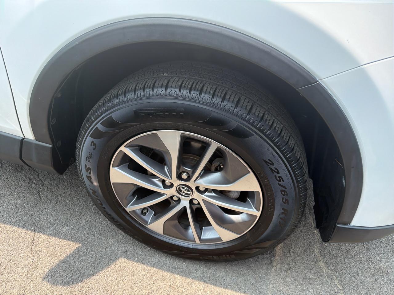Toyota RAV4 Hybrid AWD 4dr XLE (Natl) 2016