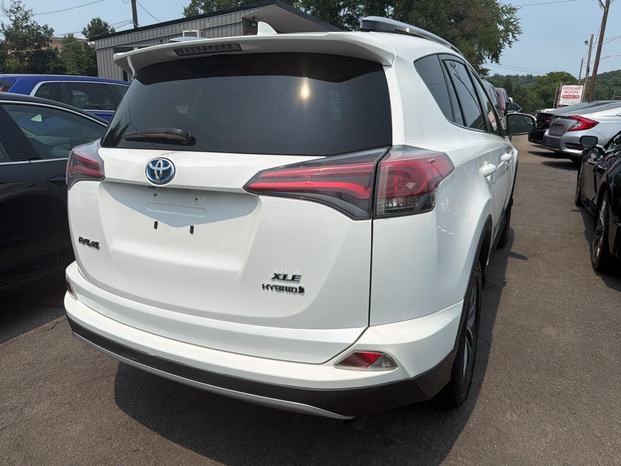 Toyota RAV4 Hybrid AWD 4dr XLE (Natl) 2016