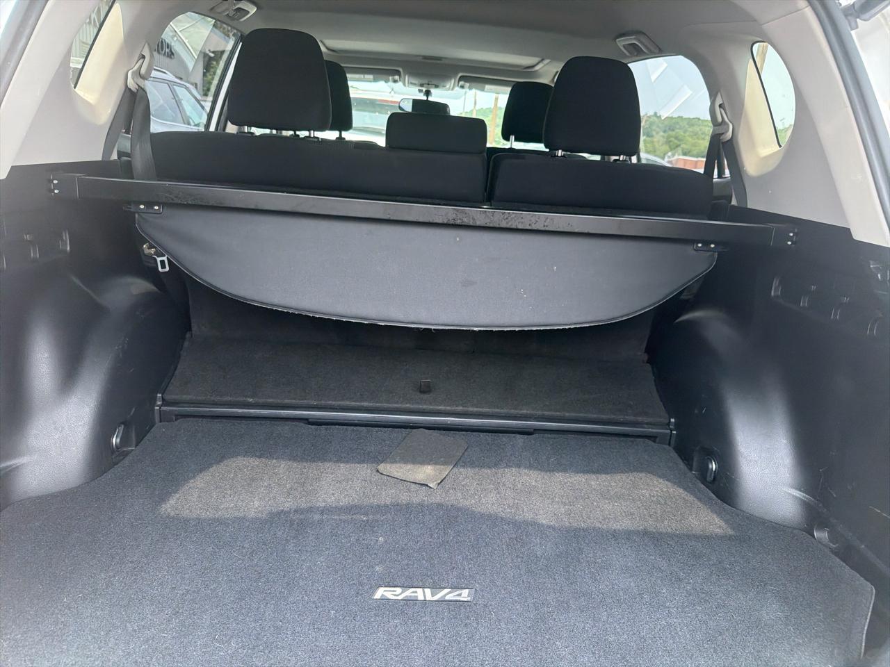 Toyota RAV4 Hybrid AWD 4dr XLE (Natl) 2016